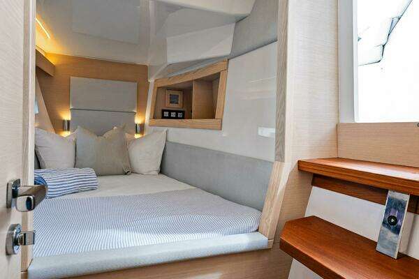 Tesoro T38 Power Cat Yacht For Sale