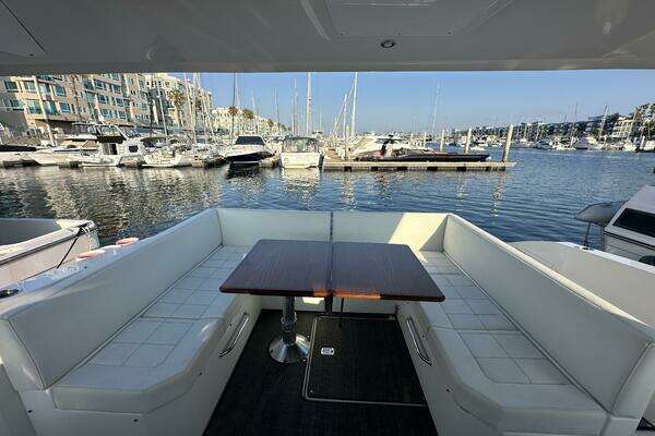 Cruisers Yachts 390 Express Coupe Yacht For Sale