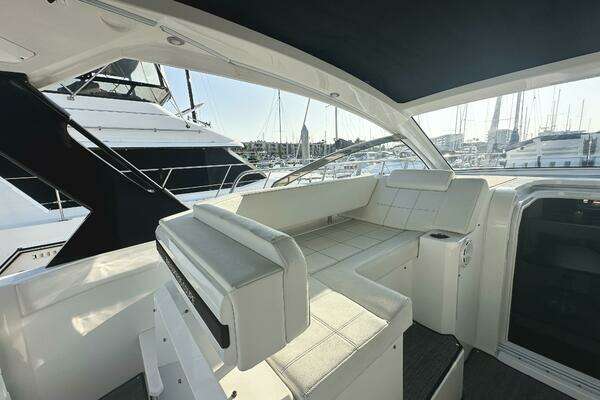 Cruisers Yachts 390 Express Coupe Yacht For Sale