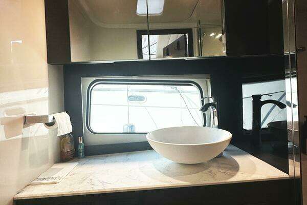 Cruisers Yachts 390 Express Coupe Yacht For Sale