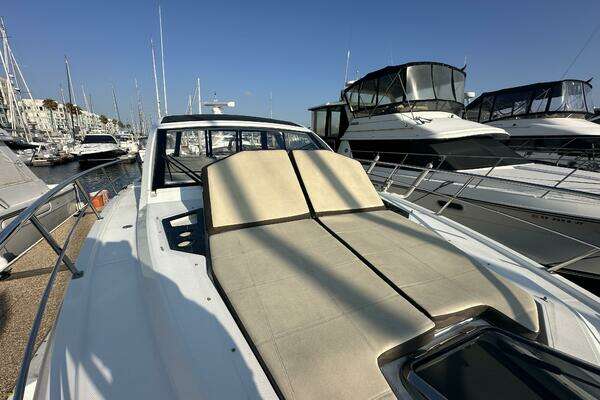 Cruisers Yachts 390 Express Coupe Yacht For Sale