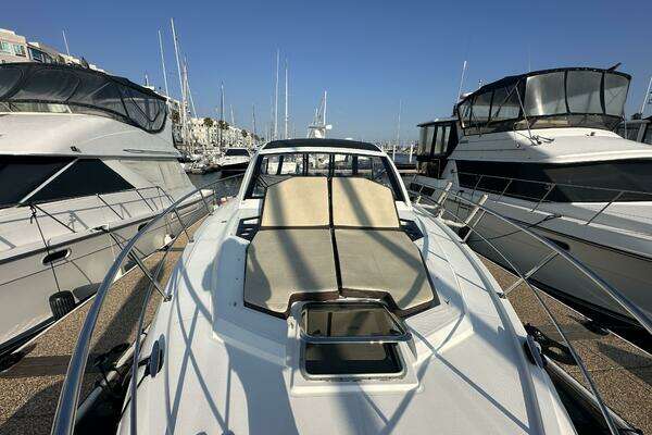 Cruisers Yachts 390 Express Coupe Yacht For Sale