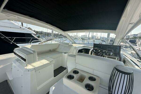 Cruisers Yachts 390 Express Coupe Yacht For Sale