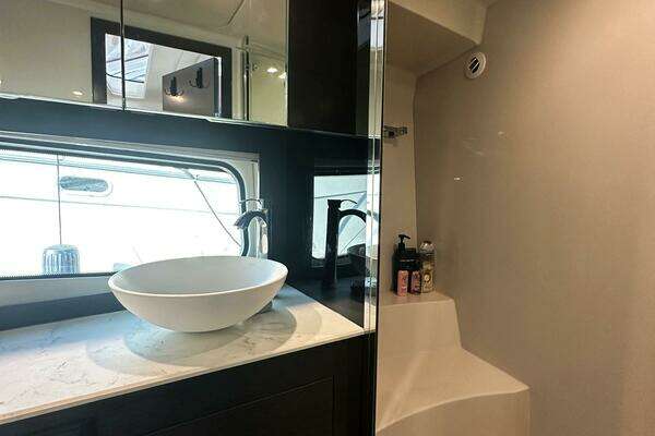 Cruisers Yachts 390 Express Coupe Yacht For Sale