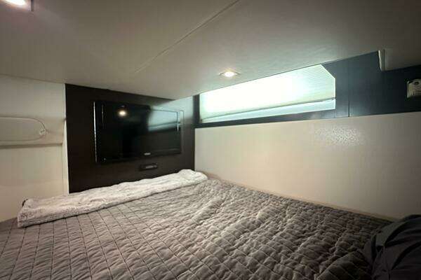 Cruisers Yachts 390 Express Coupe Yacht For Sale