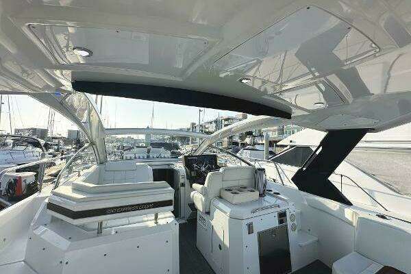 Cruisers Yachts 390 Express Coupe Yacht For Sale