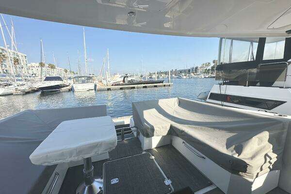 Cruisers Yachts 390 Express Coupe Yacht For Sale
