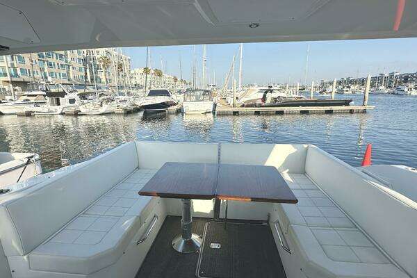 Cruisers Yachts 390 Express Coupe Yacht For Sale