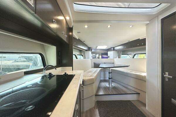 Cruisers Yachts 390 Express Coupe Yacht For Sale