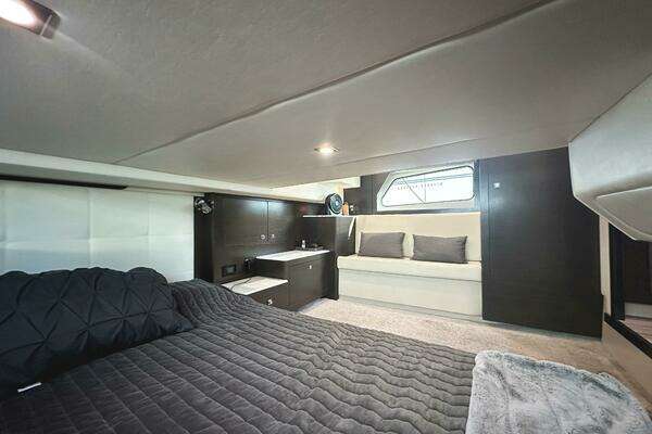 Cruisers Yachts 390 Express Coupe Yacht For Sale