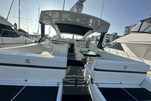 Cruisers Yachts 390 Express Coupe Yacht For Sale