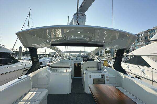 Cruisers Yachts 390 Express Coupe Yacht For Sale