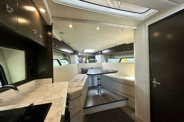 Cruisers Yachts 390 Express Coupe Yacht For Sale