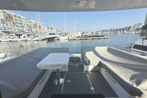 Cruisers Yachts 390 Express Coupe Yacht For Sale