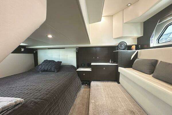 Cruisers Yachts 390 Express Coupe Yacht For Sale