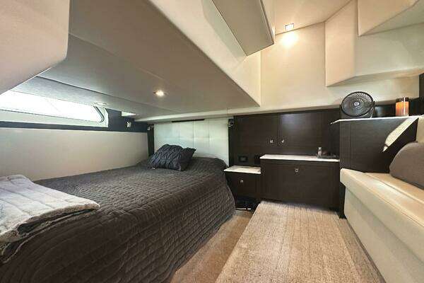 Cruisers Yachts 390 Express Coupe Yacht For Sale