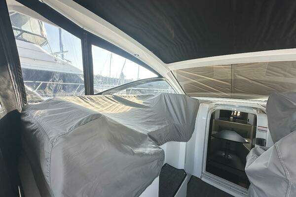 Cruisers Yachts 390 Express Coupe Yacht For Sale