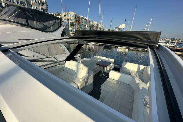 Cruisers Yachts 390 Express Coupe Yacht For Sale