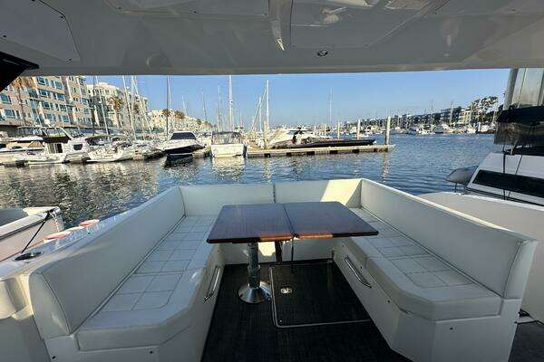 Cruisers Yachts 390 Express Coupe Yacht For Sale