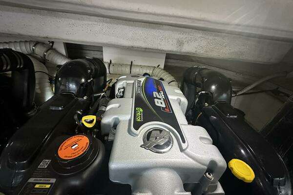 Cruisers Yachts 390 Express Coupe Yacht For Sale