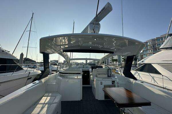 Cruisers Yachts 390 Express Coupe Yacht For Sale