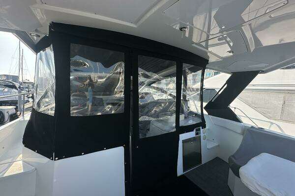 Cruisers Yachts 390 Express Coupe Yacht For Sale
