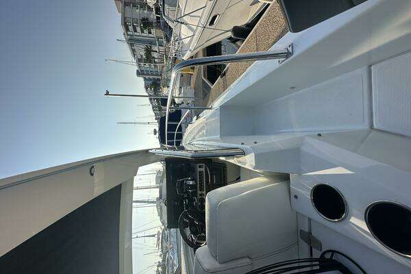 Cruisers Yachts 390 Express Coupe Yacht For Sale