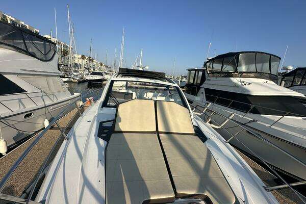 Cruisers Yachts 390 Express Coupe Yacht For Sale