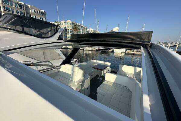Cruisers Yachts 390 Express Coupe Yacht For Sale