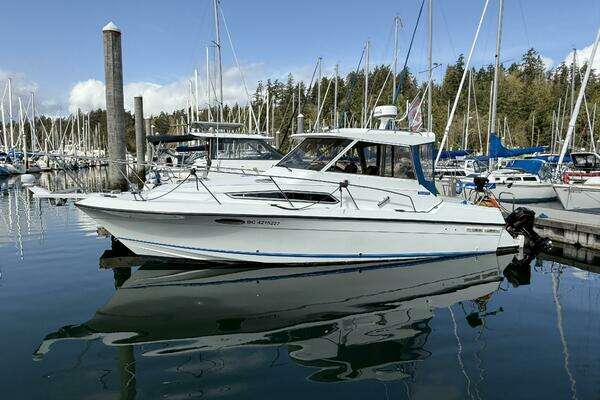 27-ft-Monaro-1999-27 SE Hardtop-Pacific Loon-Sidney British Columbia Canada yacht for sale