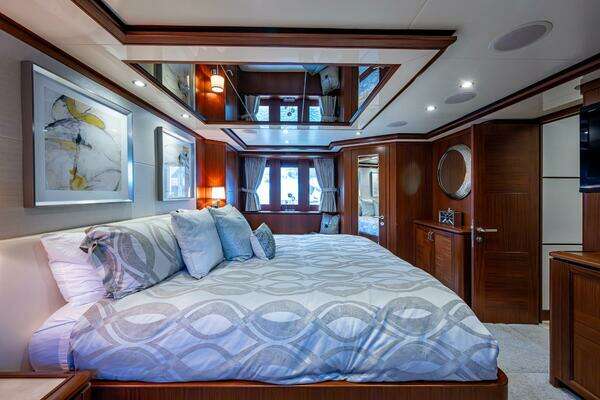 Ocean Alexander 85E Yacht For Sale