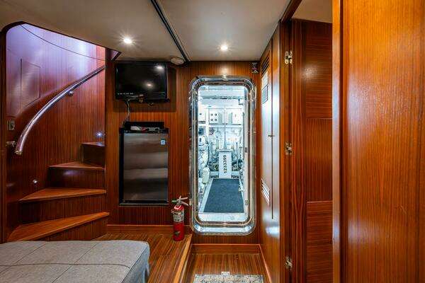 Ocean Alexander 85E Yacht For Sale