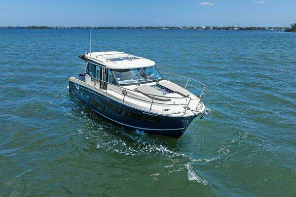 Jeanneau NC 1095 Yacht For Sale