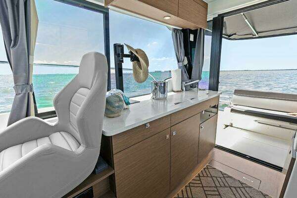 Jeanneau NC 1095 Yacht For Sale