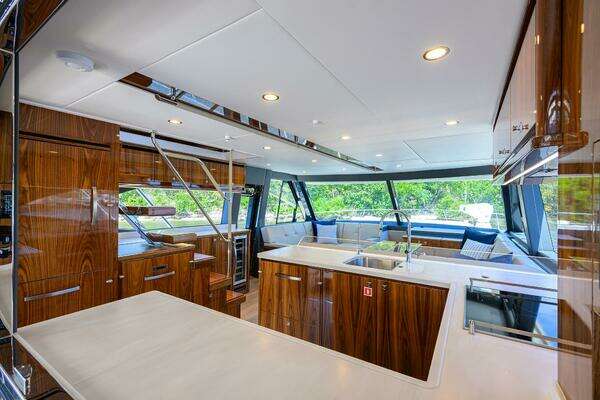Riviera 58 Sports Motor Yacht Yacht For Sale
