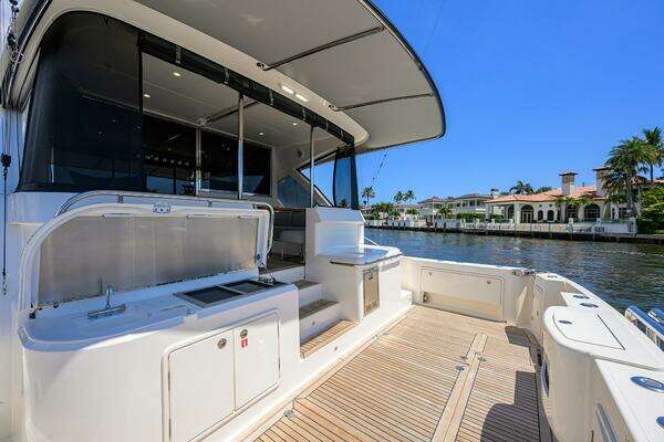 Riviera 58 Sports Motor Yacht Yacht For Sale