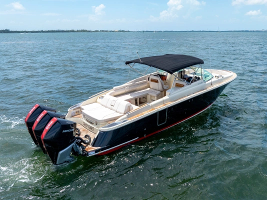 2023 Chris-Craft 35