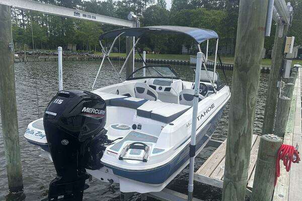 Photo of the 2023 Tahoe 185S "Bella Bay"