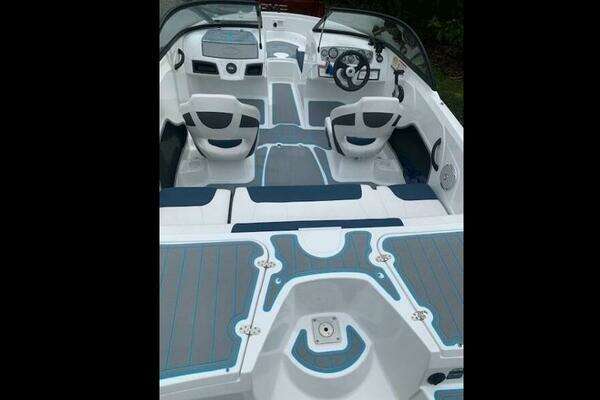 Photo of the 2023 Tahoe 185S "Bella Bay"