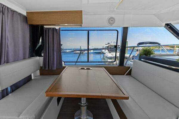Jeanneau NC 1095 Fly Yacht For Sale