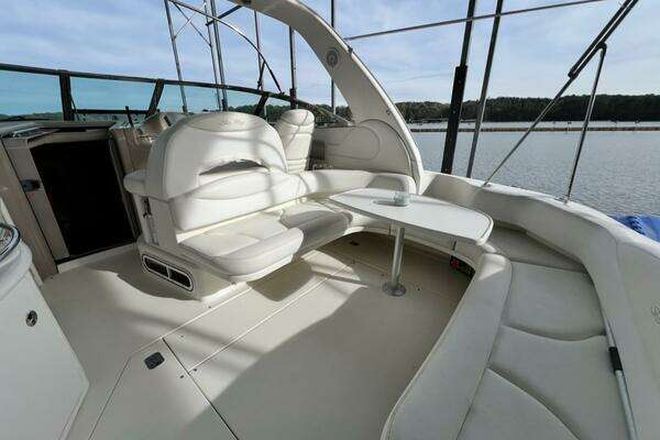 Photo of the 2001 Sea Ray 380 Sundancer