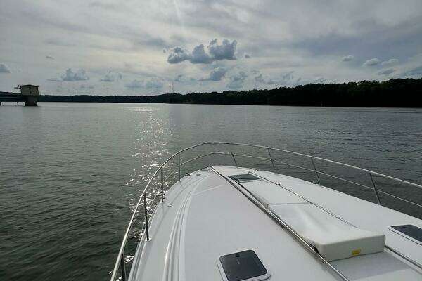 Photo of the 2001 Sea Ray 380 Sundancer