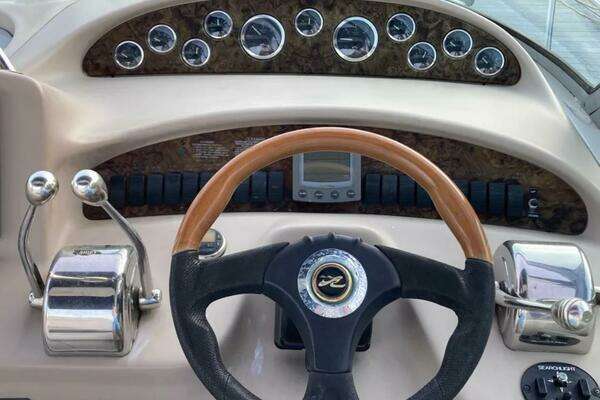 Photo of the 2002 Sea Ray Sundancer "KEENELY STATED"