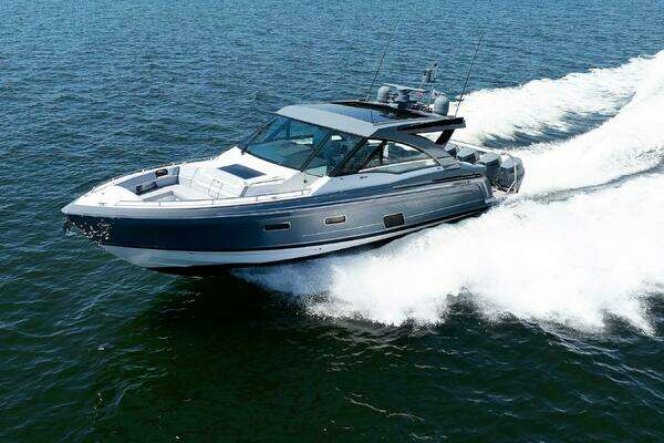 Formula 430 Super Sport Crossover Yacht For Sale