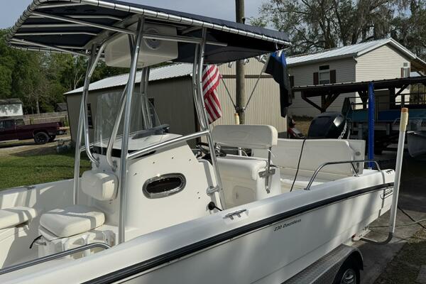 23ft Boston Whaler Yacht For Sale
