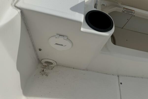 23ft Boston Whaler Yacht For Sale