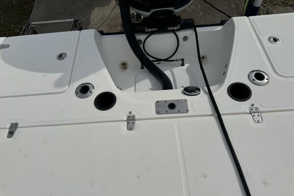 23ft Boston Whaler Yacht For Sale