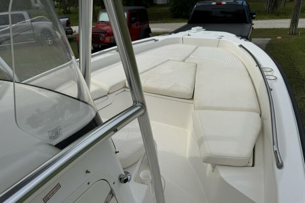 23ft Boston Whaler Yacht For Sale