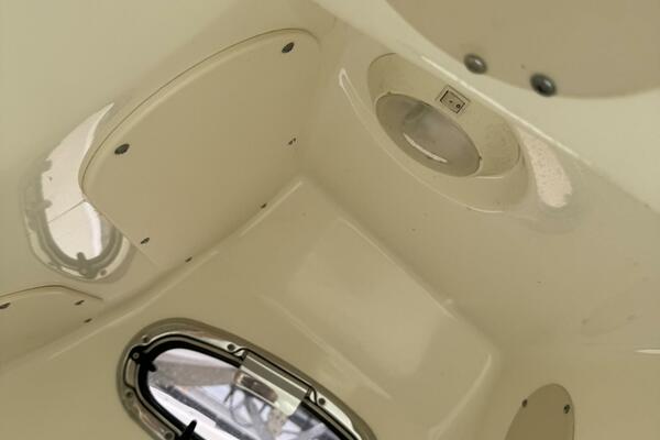 23ft Boston Whaler Yacht For Sale