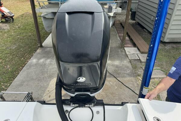 23ft Boston Whaler Yacht For Sale